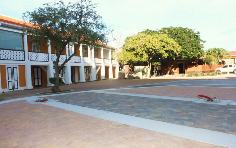 Plaza Padu01
